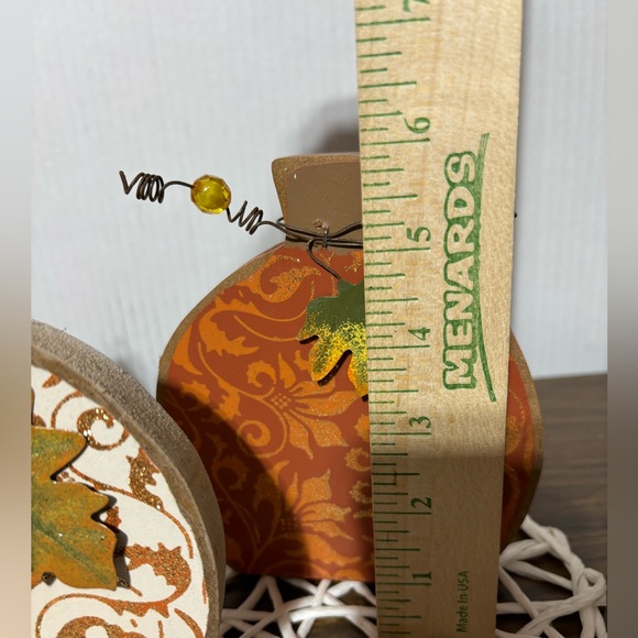Clearance Bundle w/2nd item for $4.99 shipping Pumpkins!  3 wooden pumpkins - Picture 9 of 10